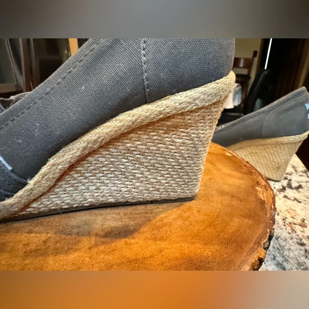 Toms wedge espadrilles